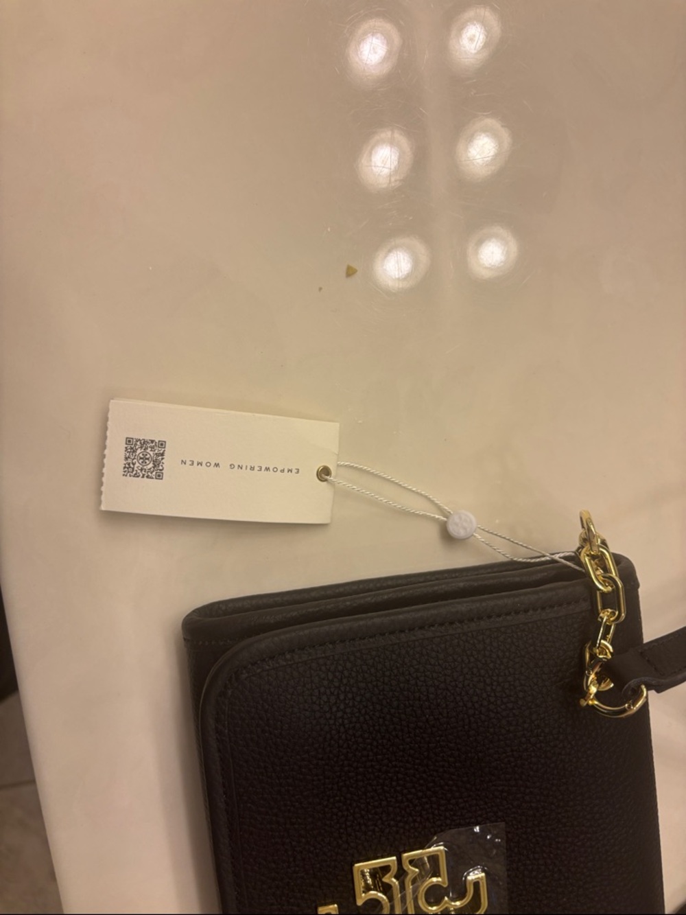 NWT Tory Burch Black Pebbled Leather Crossbody with Gold Logo Accent - Picture 3 of 12